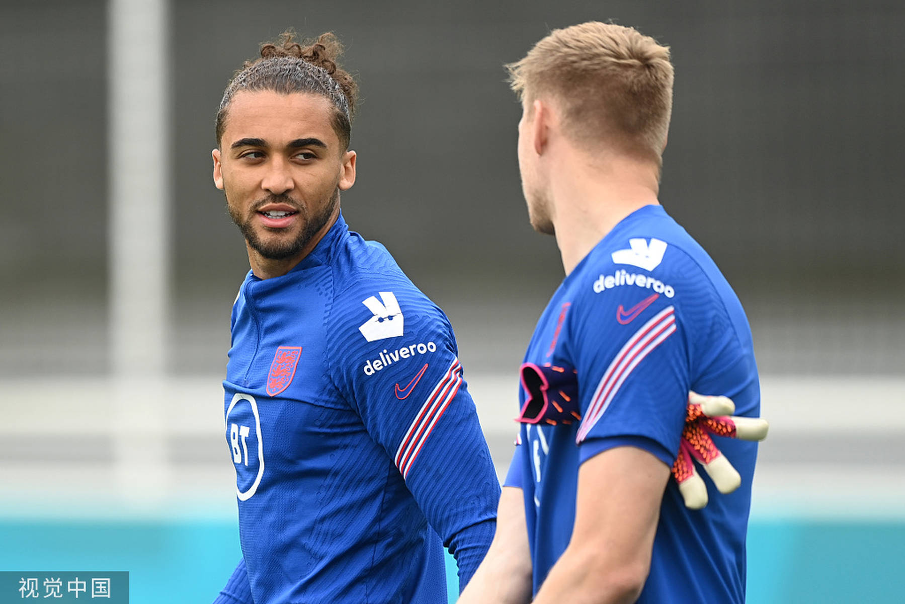 对消费者 对消费者