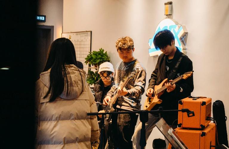 起脚窗口 起脚窗口